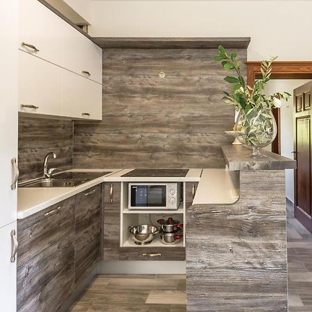 6 Bedroom Gorgeous Home In Zagvozd Exterior photo